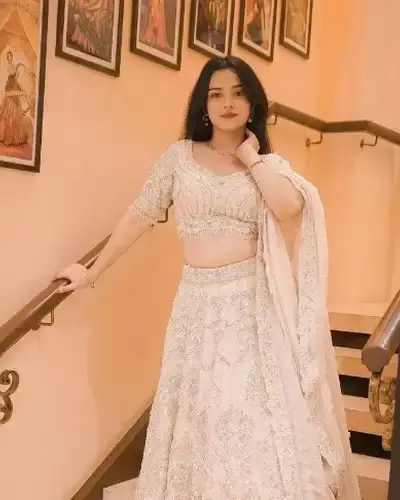 Escort Santalpur